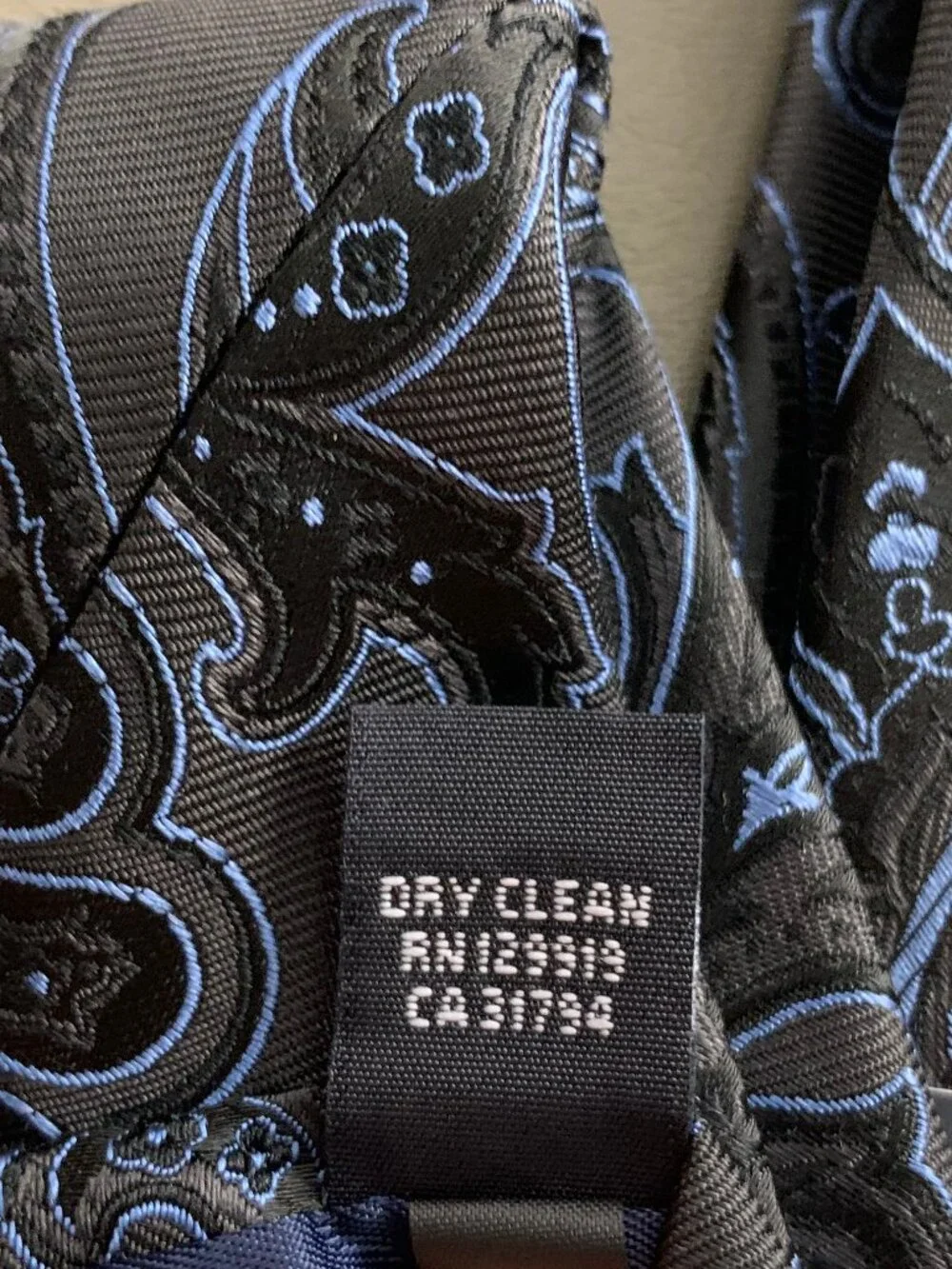 Tommy Hilfiger Men's 3'' Silk Blend Neck Tie, Black Blue Ferris Paisley